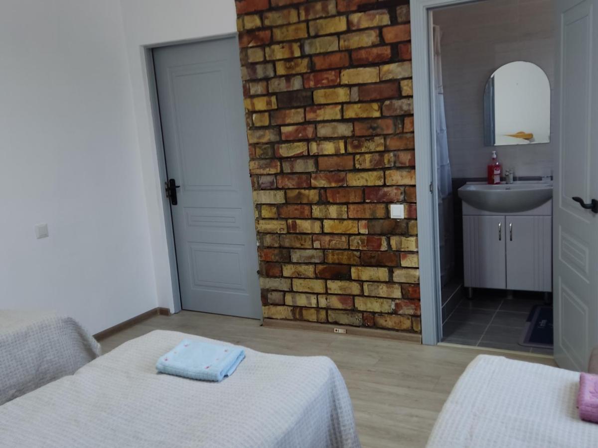 Tuenduek Guest House, Каракол Екстер'єр фото