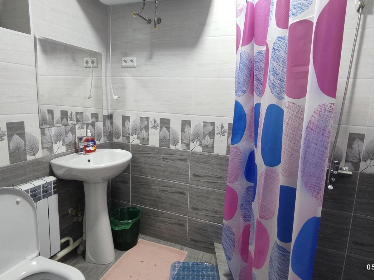 Tuenduek Guest House, Каракол Екстер'єр фото