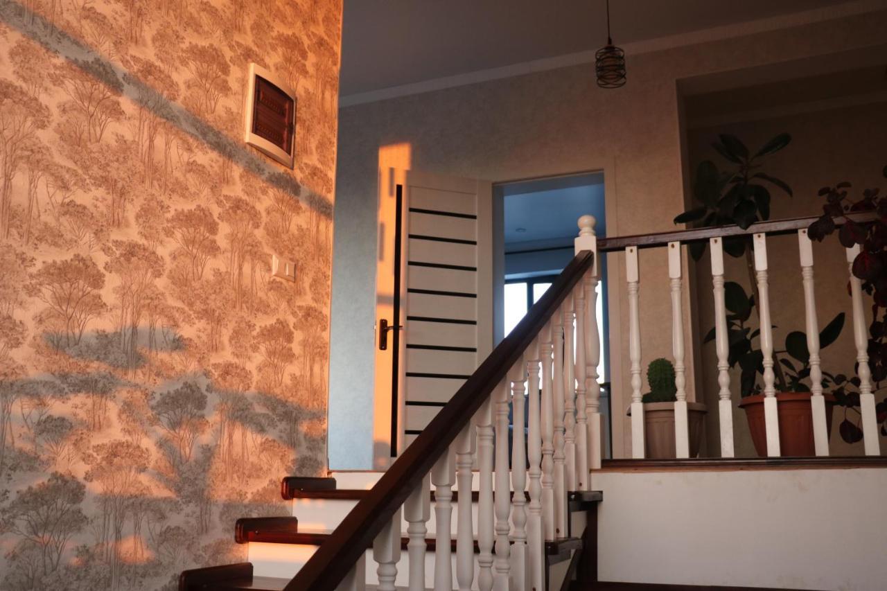 Tuenduek Guest House, Каракол Екстер'єр фото