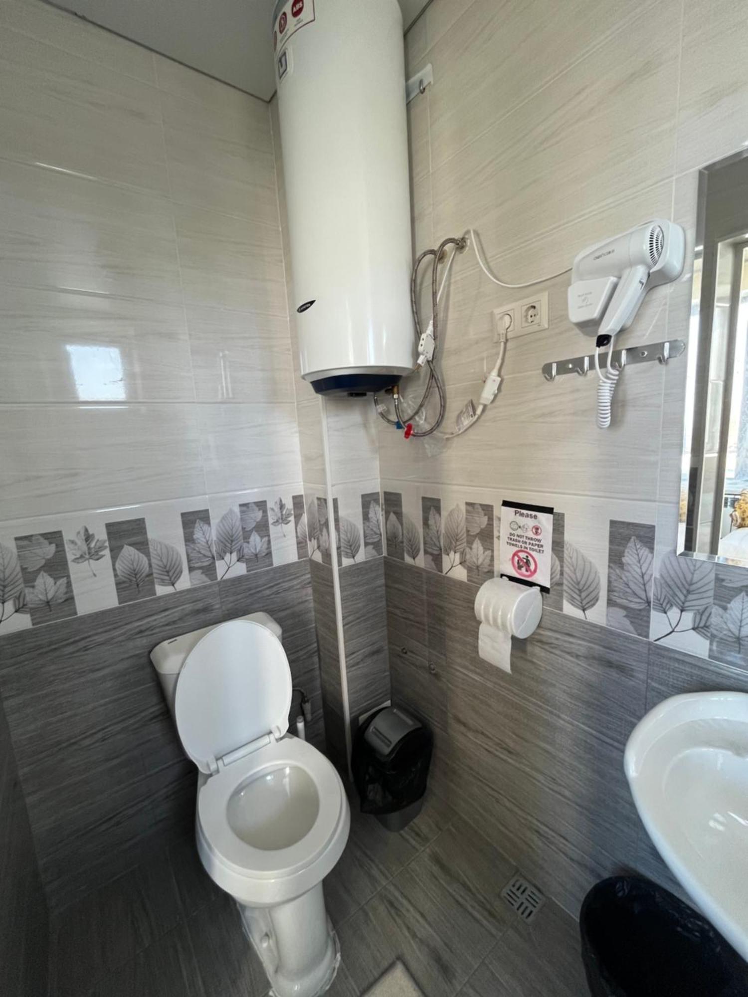 Tuenduek Guest House, Каракол Екстер'єр фото