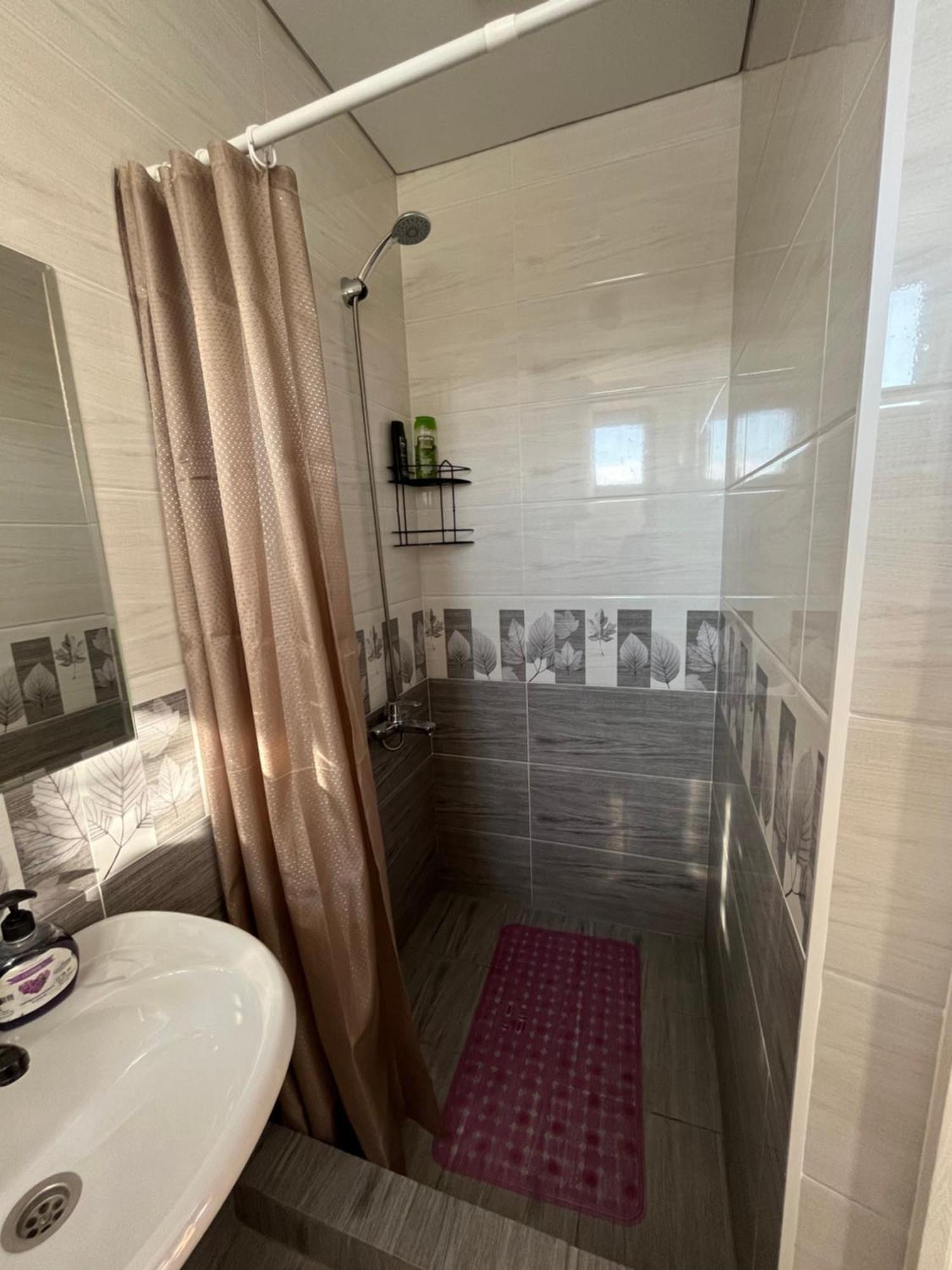 Tuenduek Guest House, Каракол Екстер'єр фото