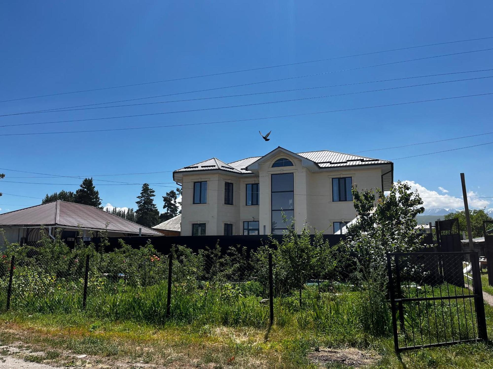 Tuenduek Guest House, Каракол Екстер'єр фото